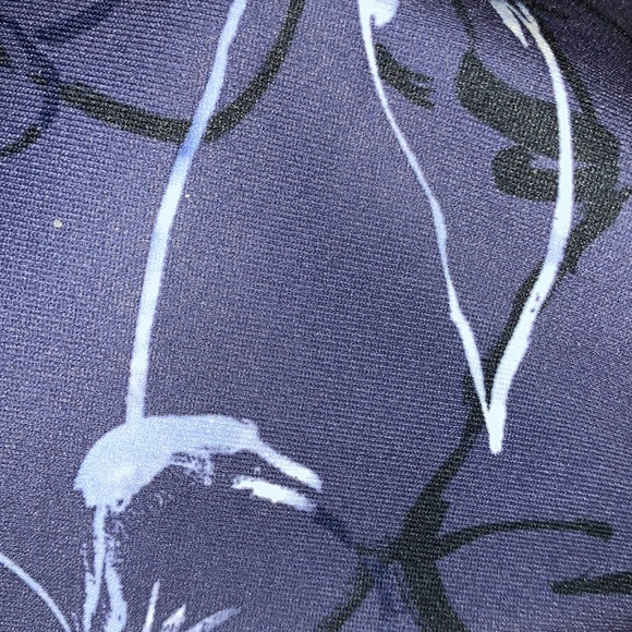 Alejandra Sports Bra - Picture 3 of 8